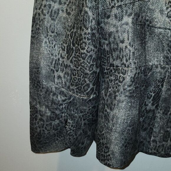 Robert Louis Suit   - Picture 6 of 8